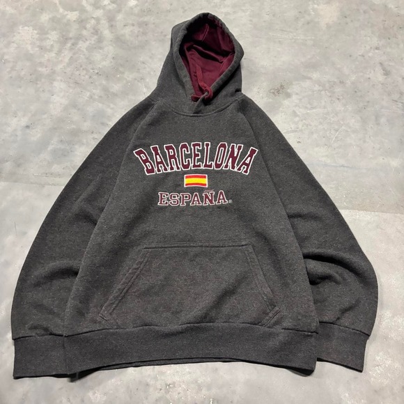 Other - Vintage Y2K/2000s Grey Barcelona España Spain Spellout Pullover Hoodie! Size M